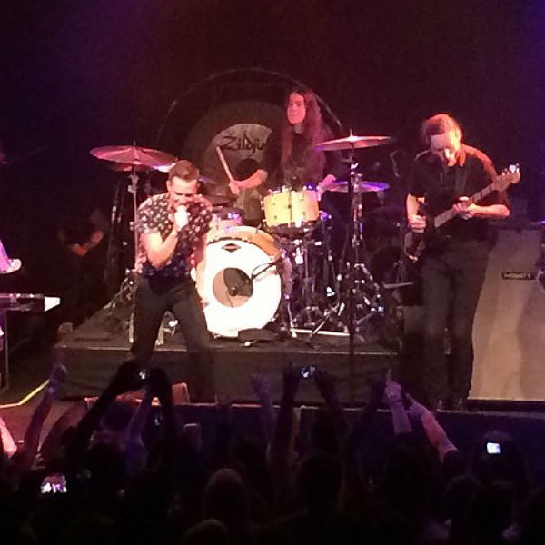 Danielle Haim joins The Killers on stage